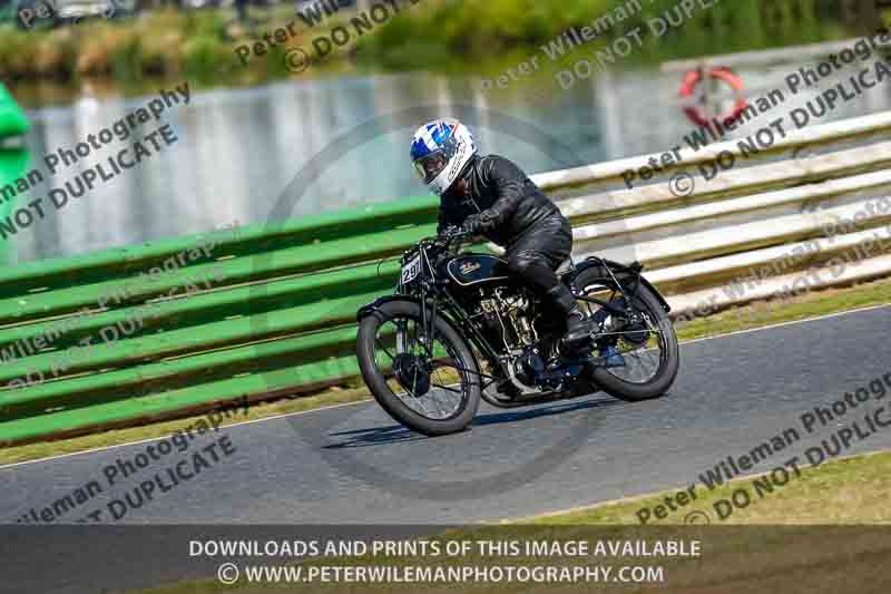 Vintage motorcycle club;eventdigitalimages;mallory park;mallory park trackday photographs;no limits trackdays;peter wileman photography;trackday digital images;trackday photos;vmcc festival 1000 bikes photographs